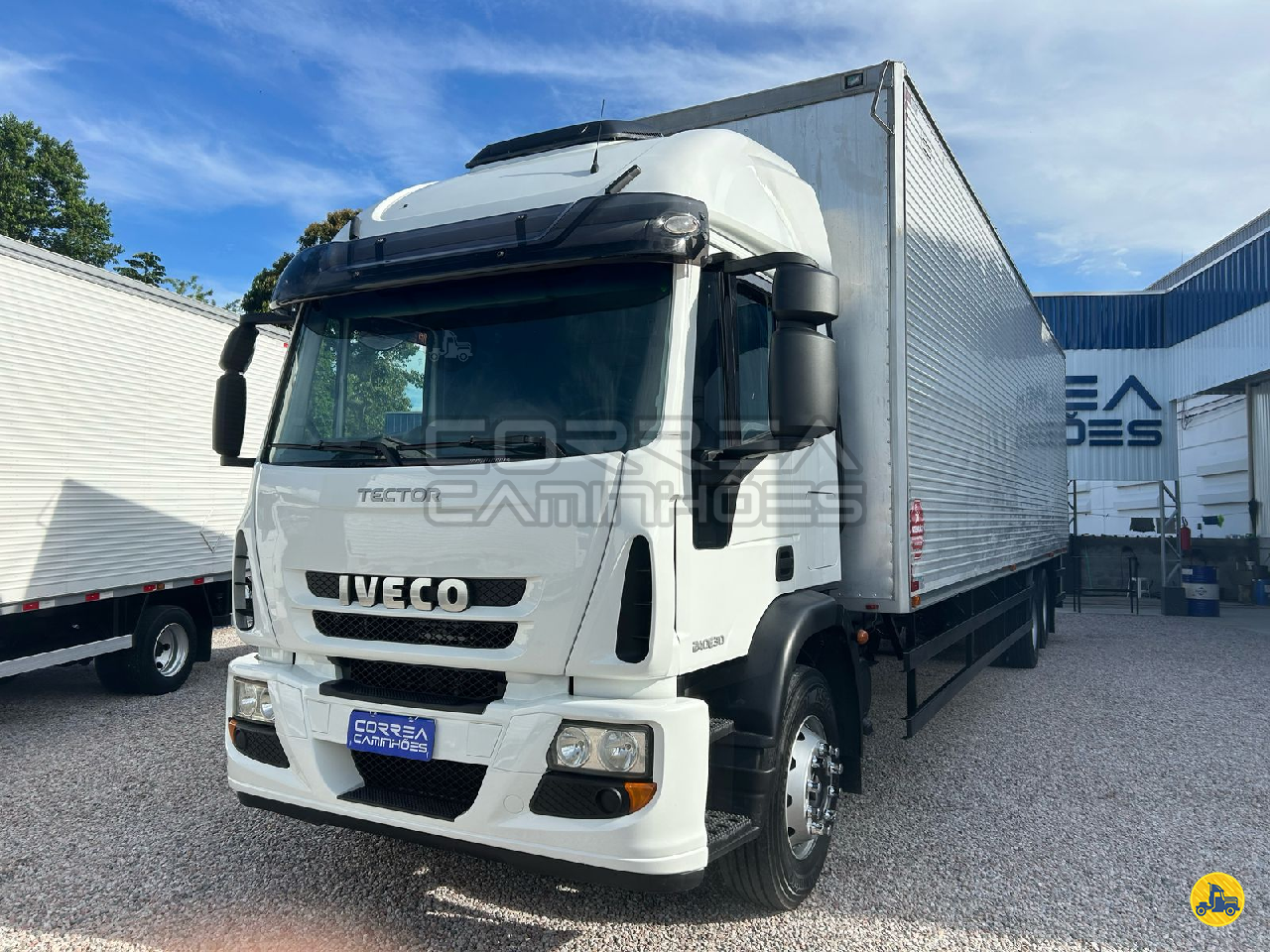 CAMINHAO IVECO TECTOR 240E30 Correa Caminhões BRUSQUE SANTA CATARINA SC
